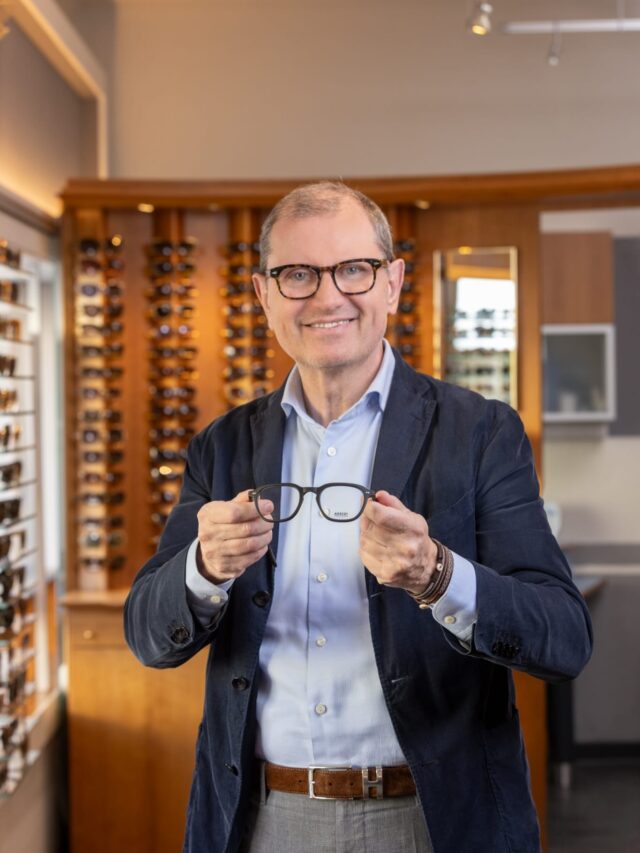 Vorstellungsrunde 👋🏻
Unser Geschäftsinhaber Roland:
Mit größter Sorgfalt und Leidenschaft für seinen Beruf, ist Roland immer bemüht, für euch die perfekte Brille zu finden. 👌🏻👓🕶️

@brillenbinder 

#brillenbinder #deinoptiker #visithallein