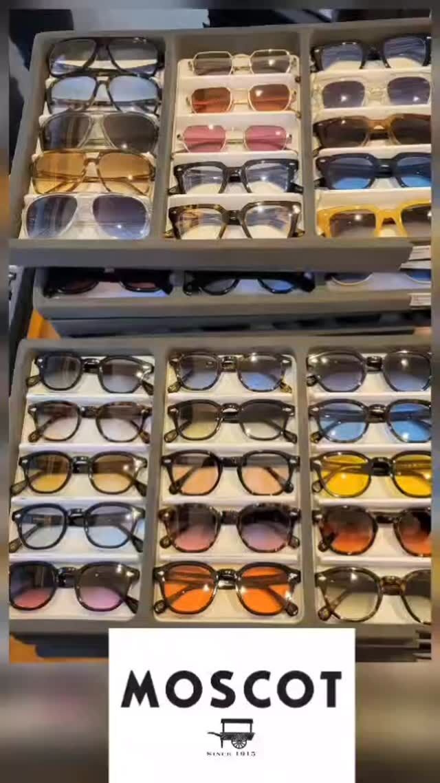 Wir waren wieder fleißig, und haben für euch vieleschlne neue Modelle von @moscotnyc ausgesucht!🆕🆒😎🤓

Danke @the.eyegency für deinen Besuch!👌🏻

#brillenbinder #deinoptiker #visithallein