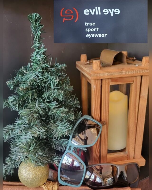 Geschenketipp für Weihnachten…🎄🌟✨

eine Sportsonnenbrille von @evileye.eyewear 😎

#evileyeeyewear #truesporteyewear #brillenbinder #eyewear #sonnenbrille #sportsonnenbrille #glasses #optiker #deinoptiker #hallein #visithallein